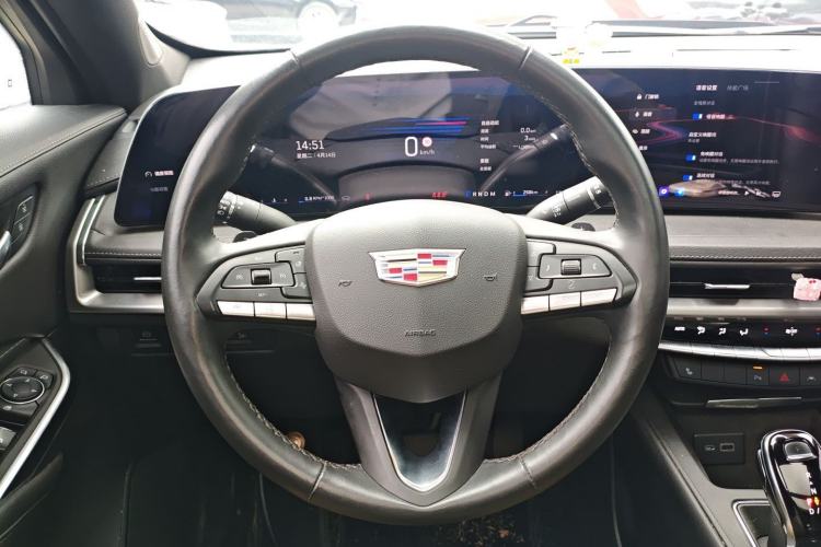 Used Cadillac XT4 2024 28T Two-Wheel-Drive Luxury Version Steering Wheel