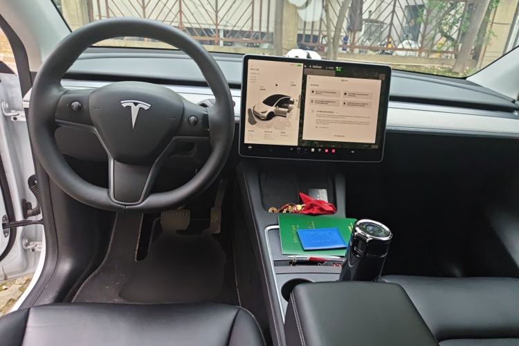 Used Tesla Model Y 2024 Rear-Wheel-Drive Version Center Console