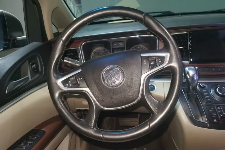 Used Buick GL8 2014 3.0L GT Luxury Business Haoya Edition
