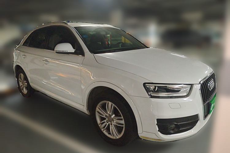 Used Audi Q3 2015 35 TFSI Comfort Model Front Right 45 Deg