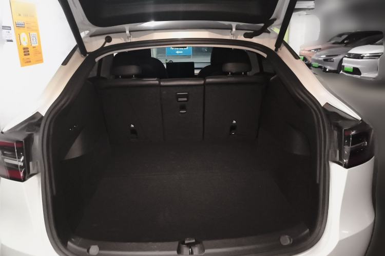 Used Tesla Model Y 2022 Long-Range All-Wheel-Drive Version Trunk