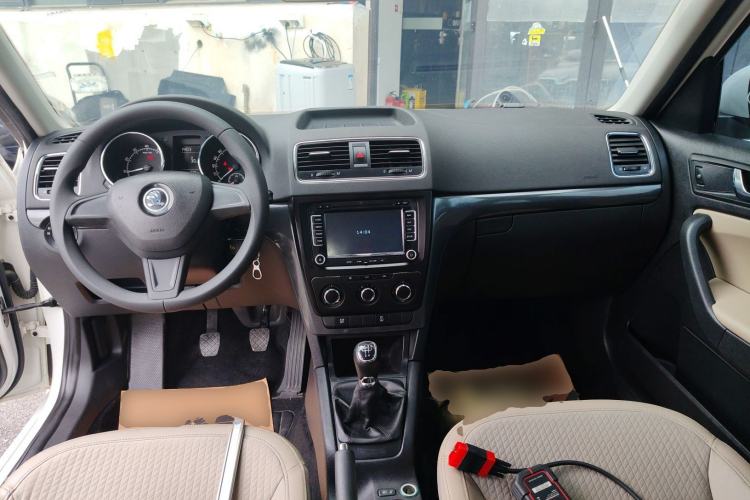 Used Skoda Yeti 2014 1.6L Manual Colorful Edition
