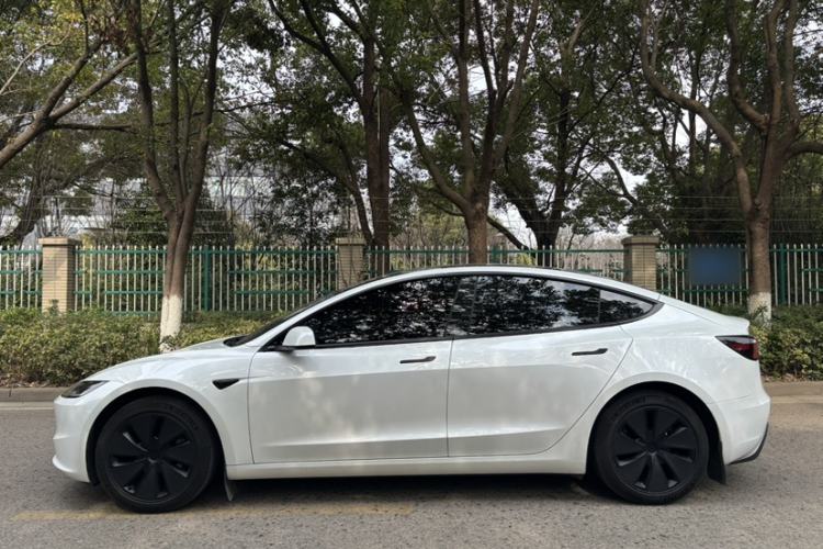 Used Tesla Model 3 2023 Rear-Wheel-Drive Version
