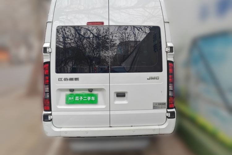Used JMC Fushun 2022 2.0T Manual Multi-Function Passenger Vehicle Short Wheelbase Mid-Height Roof 6-Seater
