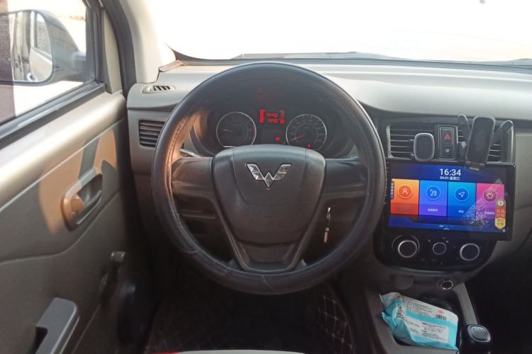 Used Wuling Rongguang V 2019 1.5L Practical Model China VI LAR Steering Wheel