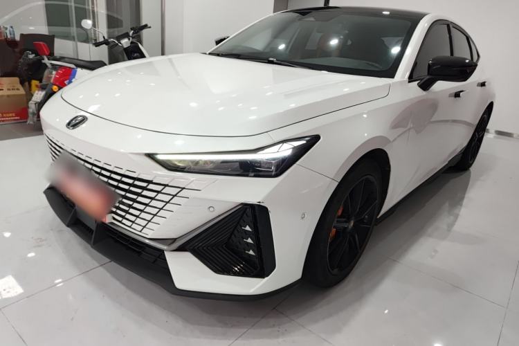 Used Changan UNI-V 2022 1.5T Smart Navigation Version
