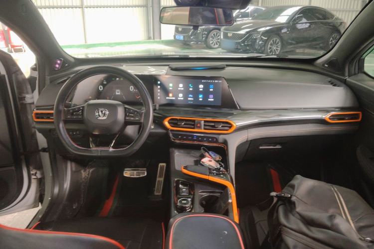Used CHANGAN UNI-T 2022 1.5T Sport Edition Flagship Version Center Console