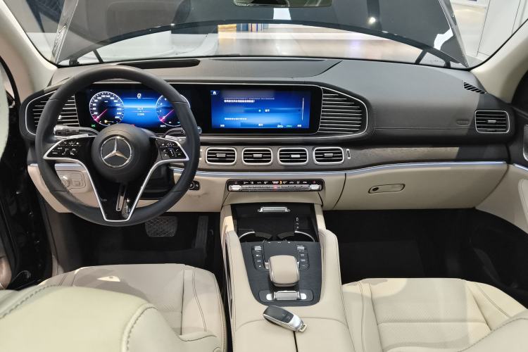 Used Mercedes-Benz GLE 2024 GLE 450 4MATIC Luxury Model
