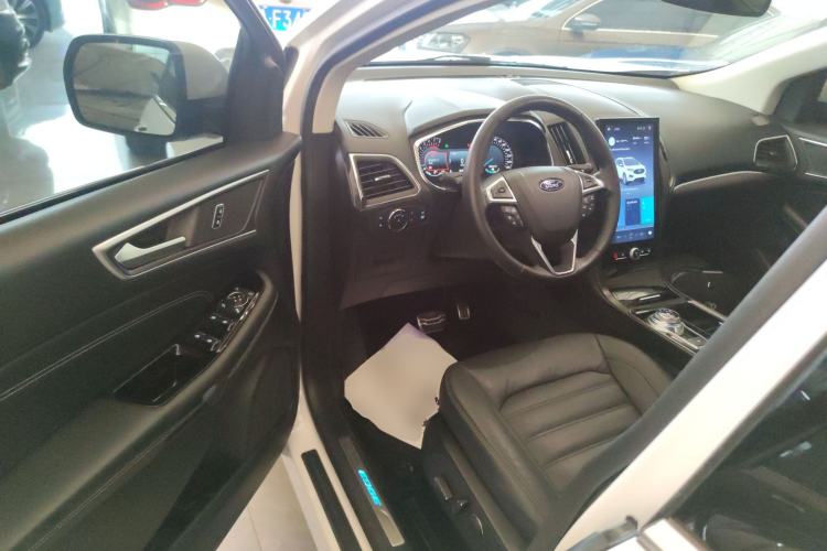 Used Ford Edge 2020 EcoBoost 245 Two-Wheel Drive Titanium 7-Seater Driver Seat