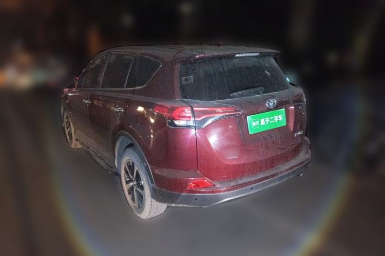 Used Toyota RAV4 2019 2.0L CVT Two-Wheel Drive Luxury Version China VI Standard
