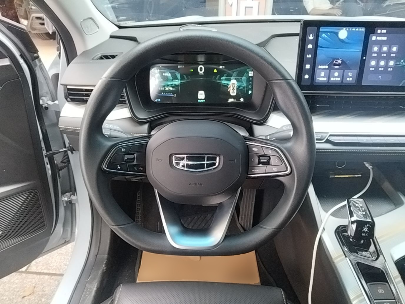 Geely Auto Emgrand L HiP 2022 1.5TD-DHT Pro 100KM Super Clean — снимка 13