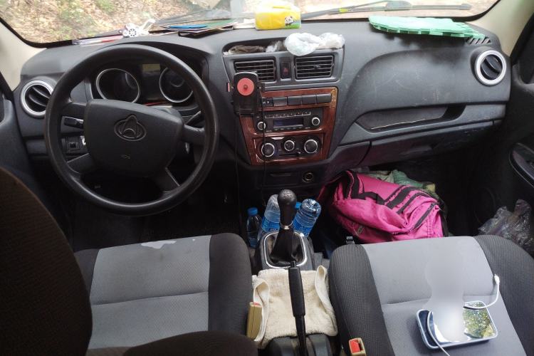 Used CHANGAN KAICHENG Ruixing M60 2019 1.5L Base Model China V Emission Standard 7-Seater 4G15S Center Console