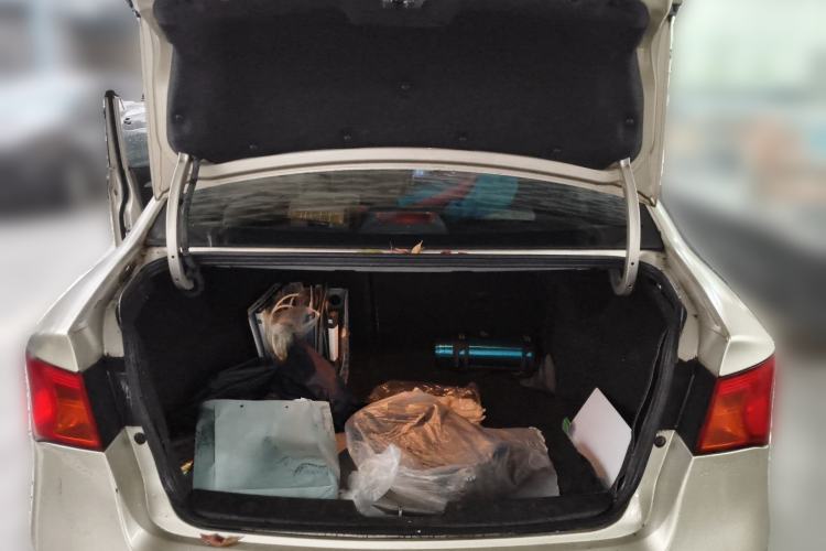 Used Roewe 350 2012 1.5L Automatic New Year Special Value Edition Trunk