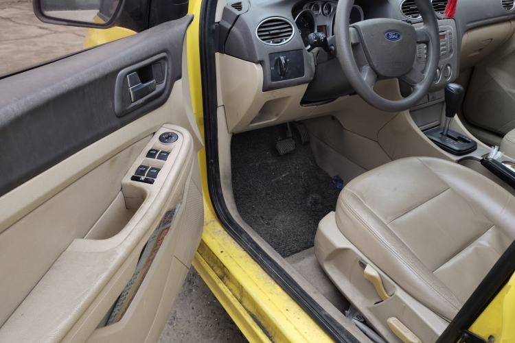 Used Ford Focus 2011 Hatchback 1.8L Automatic Fashion Edition Driver Seat