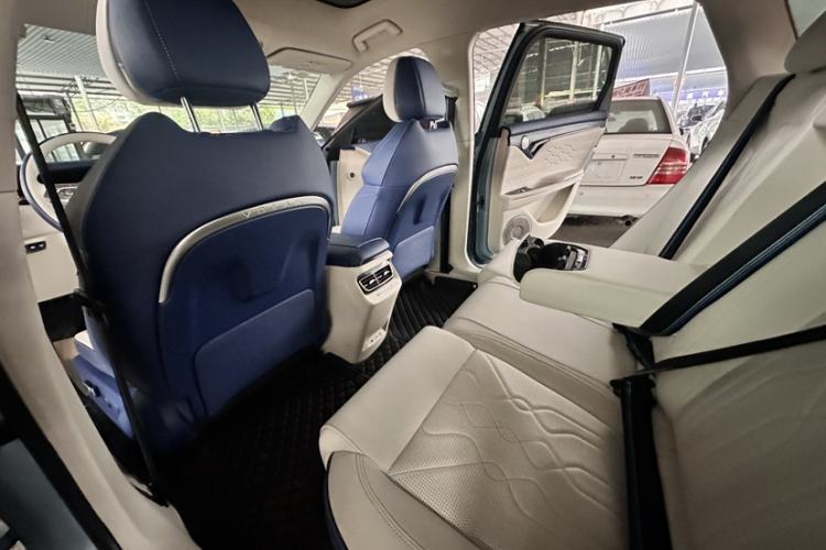 Used VOYAH FREE 2021 Four-Wheel Drive Standard All-Electric Exclusive Luxury Package
