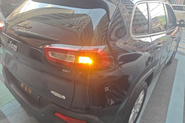 Used Jeep Cherokee 2016 2.0L Superior Edition