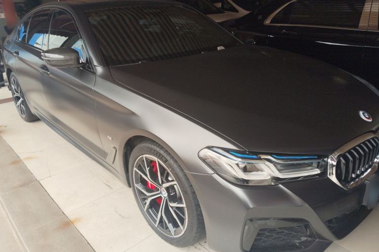 Used BMW 5 Series 2022 Restyled 540i Luxury Edition M Sport Package Front Right 45 Deg