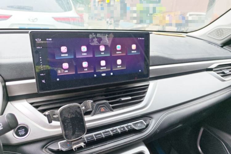 Used Geely Auto Vision X6 2020 1.4T CVT Luxury Edition Interior 2