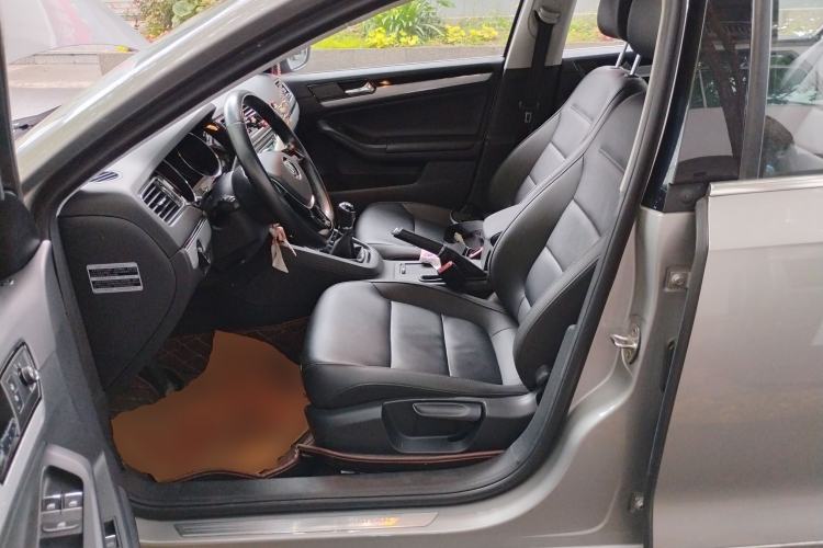 Used Volkswagen Sagitar 2015 1.6L Manual Comfort Model Driver Seat