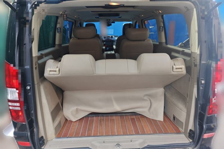 Used Mercedes-Benz Viano 2013 3.5L Haoci version