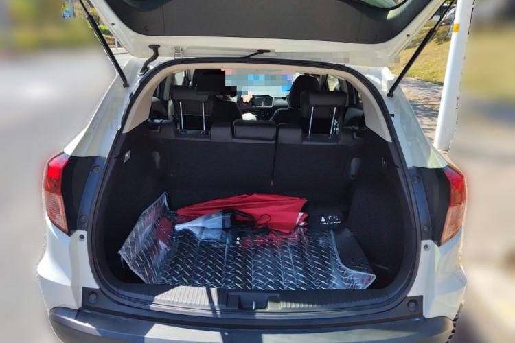 Used Honda Vezel 2017 1.8L CVT Front-Wheel Drive Pioneer Edition