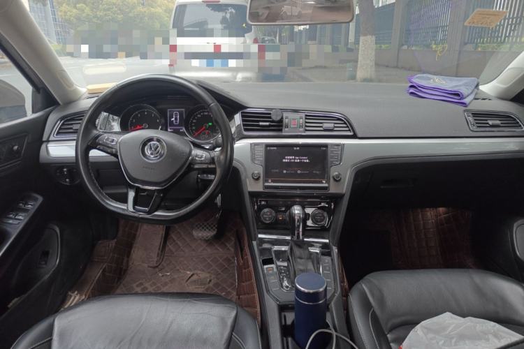 Used Volkswagen Lamando 2018 280TSI DSG Comfort Edition Center Console