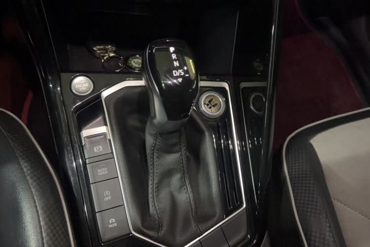 Used Volkswagen Tayron X 2020 330TSI Two-Wheel Drive Luxury Smart Connectivity Version Gear Lever