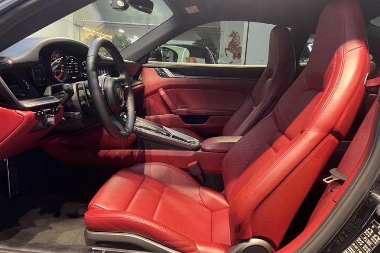 Used Porsche 911 2020 Carrera 4 3.0T Interior 5