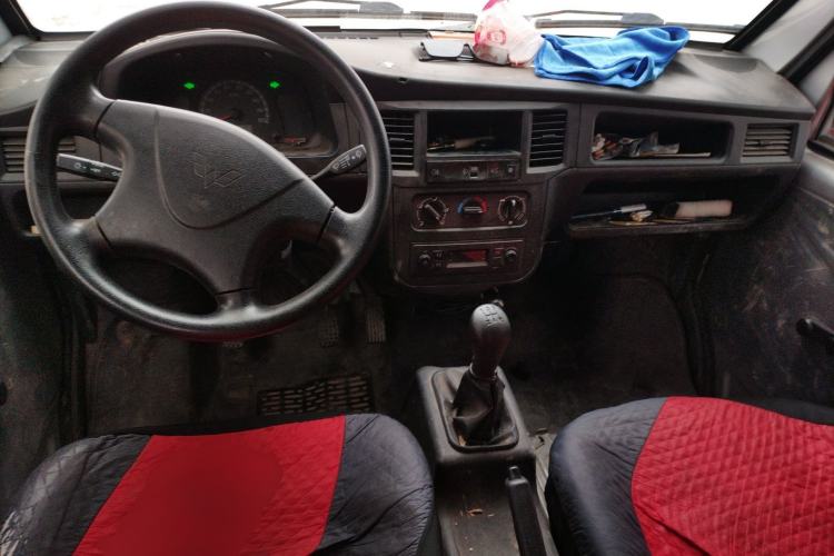 Used Wuling Zhiguang 2020 1.2L Practical Model China VI LSI Center Console