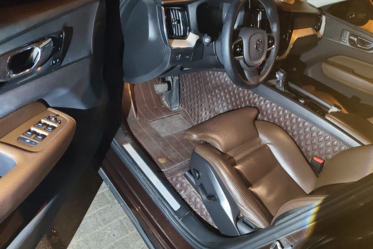 Used Volvo XC60 2020 T5 4x4 Smart Luxury Edition