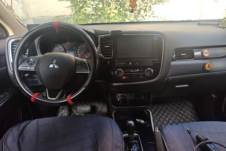 Used Mitsubishi Outlander 2018 2.0L Two-Wheel Drive Glory Edition 5 Seats
