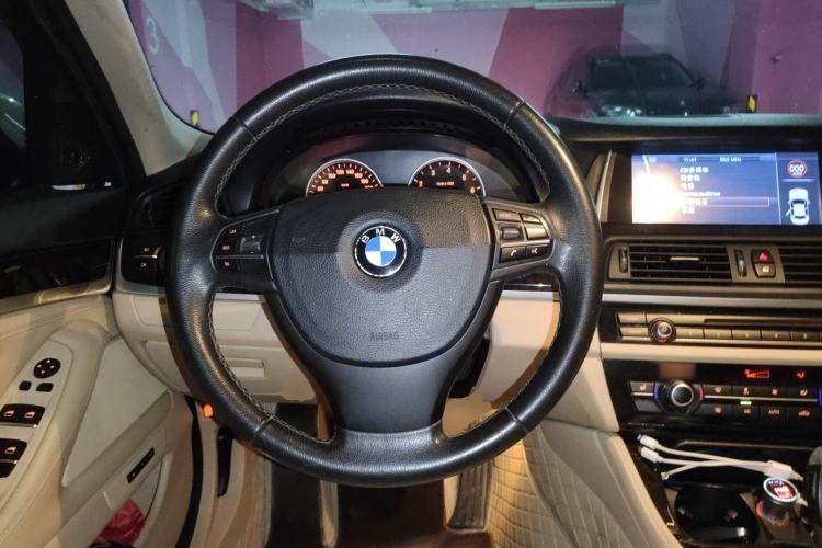 Used BMW 5 Series 2014 525Li Leading Model Steering Wheel