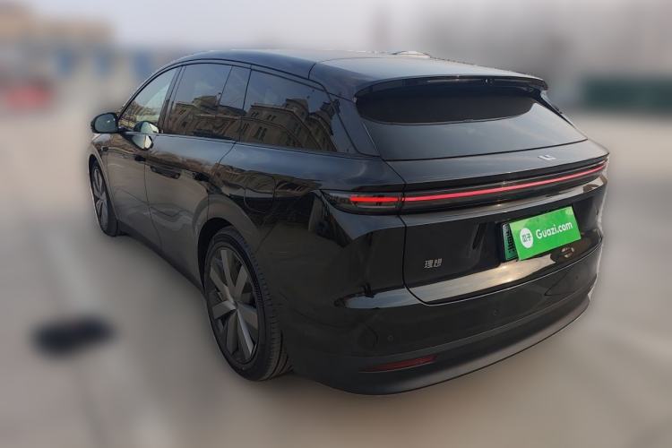 Used Li Auto i6 2025 Model Four-Wheel-Drive Standard Type
