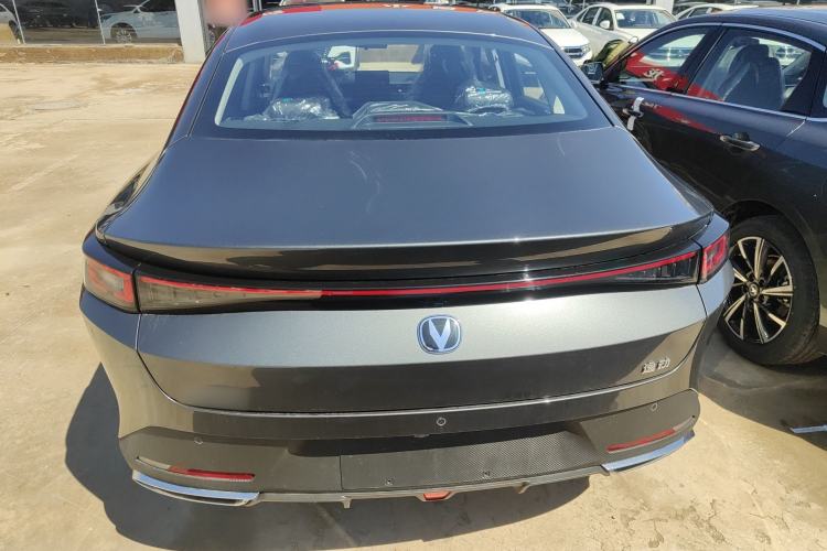 Used CHANGAN Eado 2025 Blue Whale 1.5T 500Bar Prestige Model
