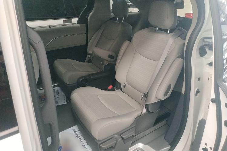 Used Toyota SIENNA 2026 Model 2.5L Dual-Engine Two-Wheel-Drive Comfort Edition Left Rear Seat