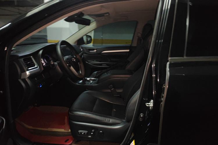 Used Toyota Highlander 2018 2.0T Four-Wheel Drive Luxury Edition 7 Seats China V Emission Standard