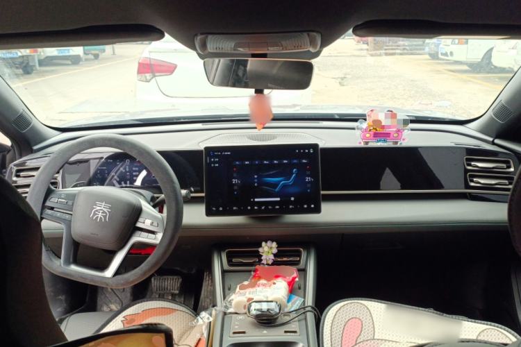 Used BYD Qin L 2025 DM-i Smart Drive 80KM Leading Model Center Console