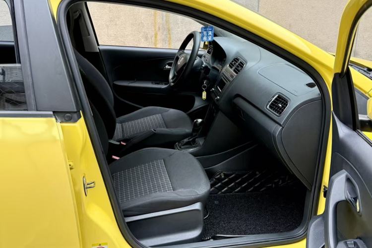 Used Volkswagen Polo 2014 1.6L Automatic Comfort Edition
