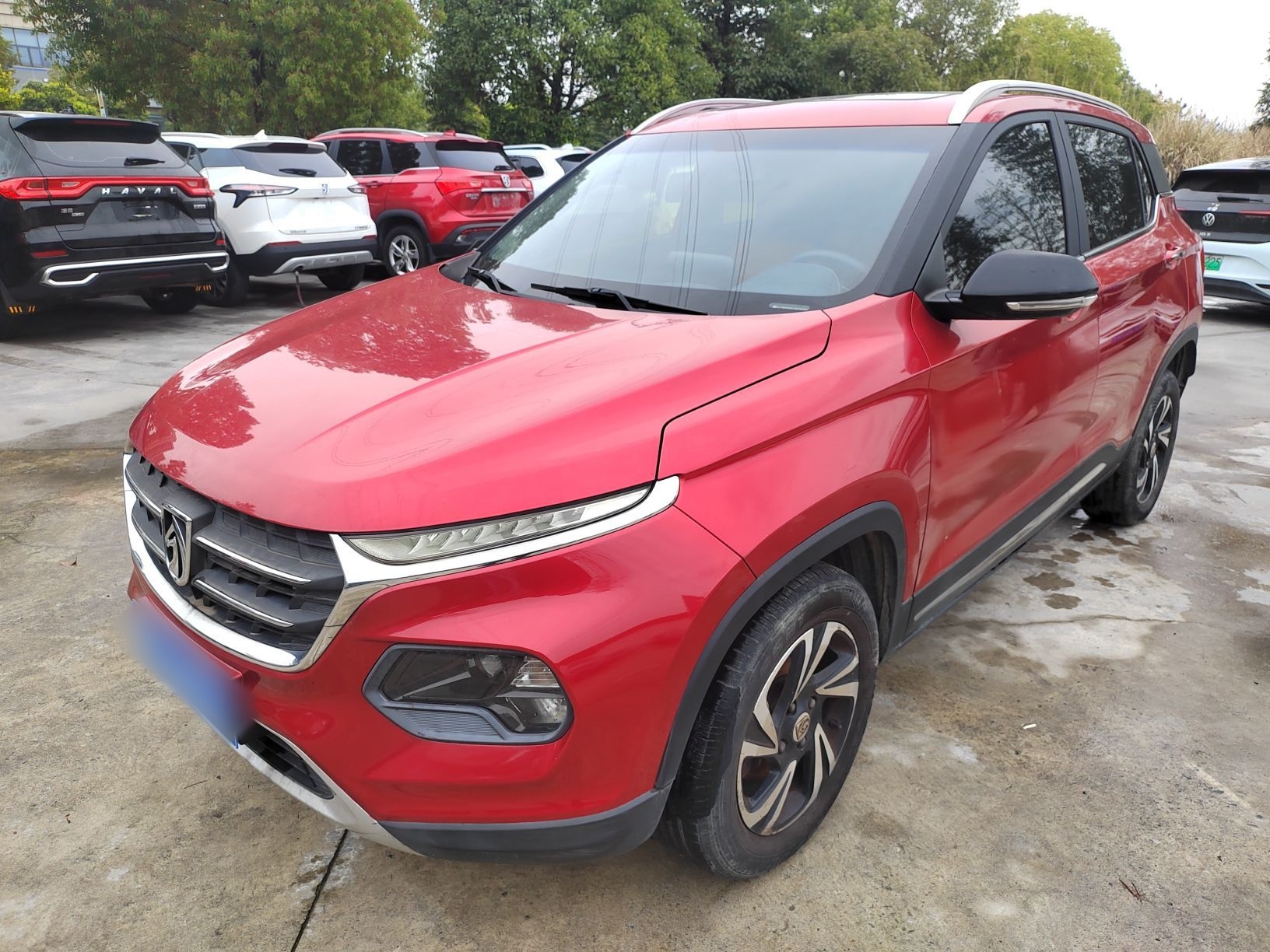 تحت مقدمة السيارة