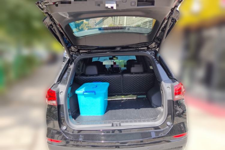 Used Chevrolet Equinox 2023 Mild Hybrid 2.0T RS All-Wheel-Drive Smart Guardian Edition Trunk