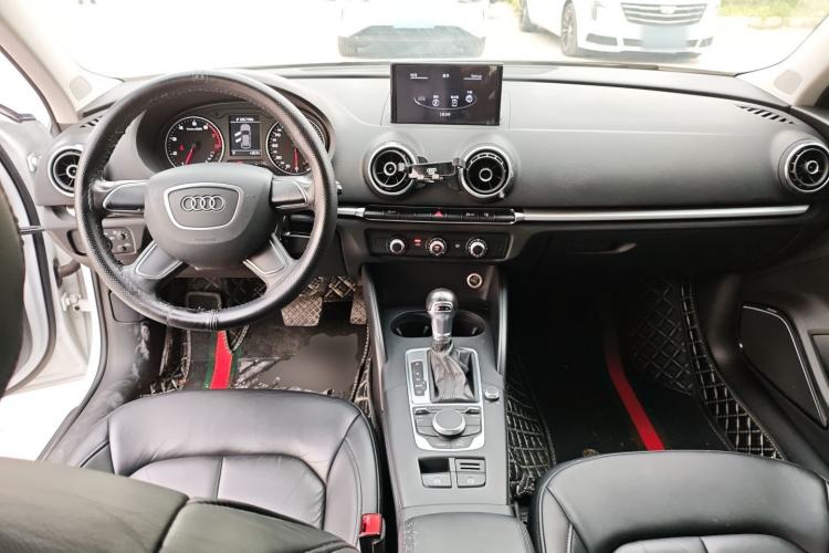 Used Audi A3 2014 Sportback 35 TFSI Automatic Ambition Edition Center Console