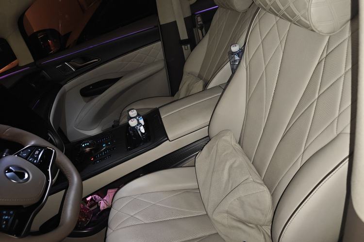 Used Denza D9 2022 DM-i 970 Four-Wheel Drive Flagship Model
