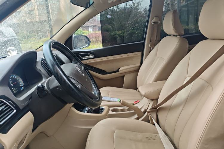 Used Baojun 730 2014 1.5L Manual Luxury Navigation ESP Version 7 Seats
