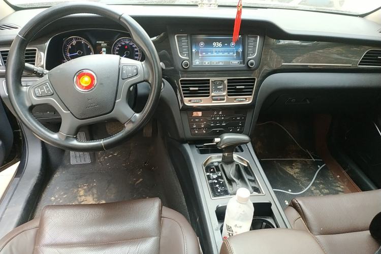 Used Hongqi H7 2017 1.8T Luxury Model Center Console