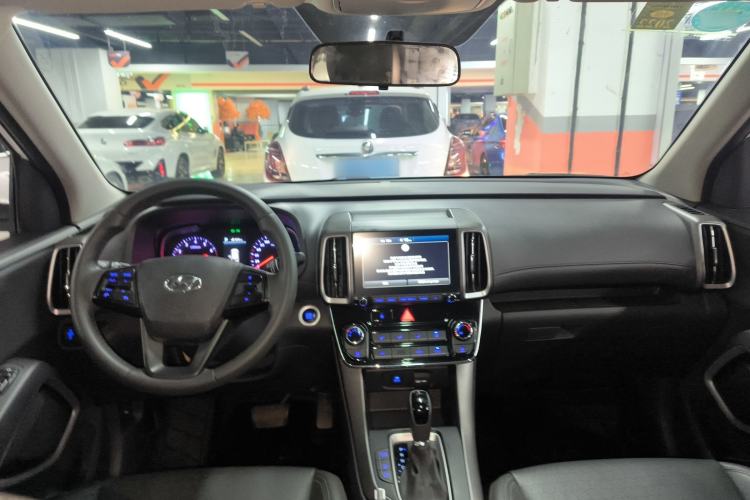 Used Hyundai ix35 2019 2.0L Automatic 2WD Zhiyong·Changxiang Edition China V Standard Center Console