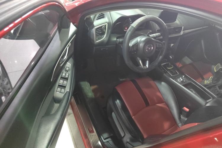 Used Mazda 3 Axela 2017 Hatchback 1.5L Automatic Luxury Model Emission Standard China V
