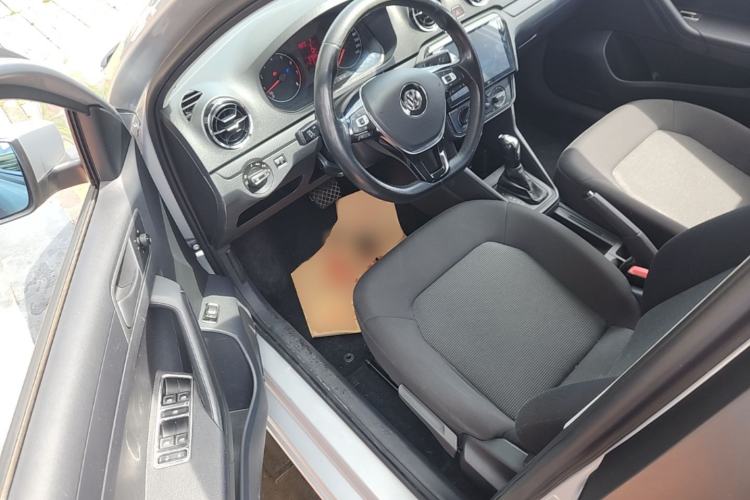 Used Volkswagen Jetta 2017 1.5L Automatic Fashion Model
