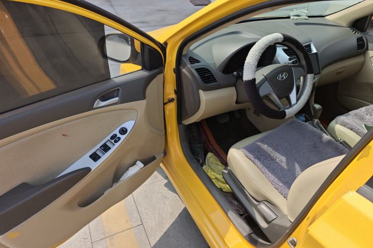 Used Hyundai Verna (older generation) 2010 Sedan 1.4L Automatic Comfort Model GS
