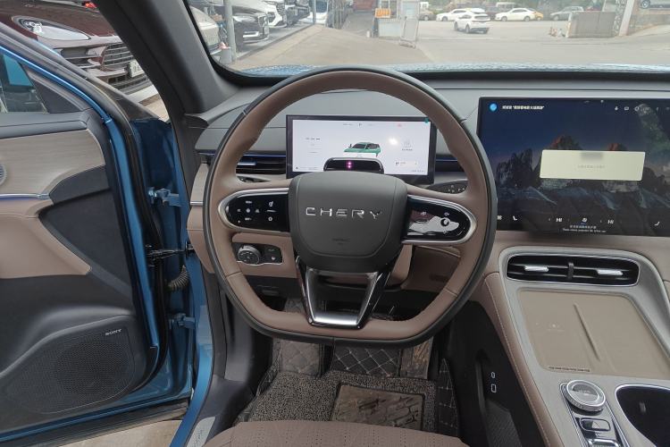 Used Chery Tiggo 8 PLUS C-DM 2025 1.5T 116 km Prestige Version 5 Seats