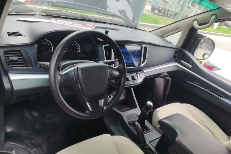 Used FORTHING Lingzhi 2022 M5L 1.6L Utility Model 7 Seats
